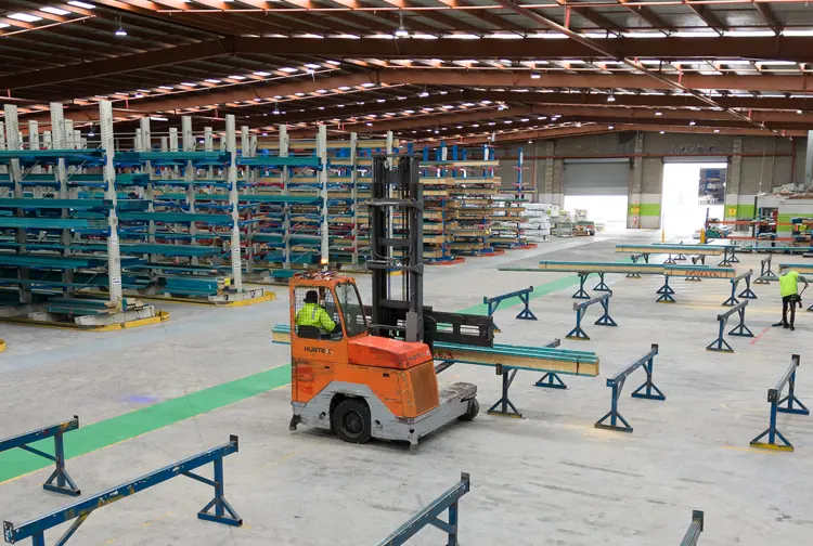 Distribution Centre-2000px.jpg